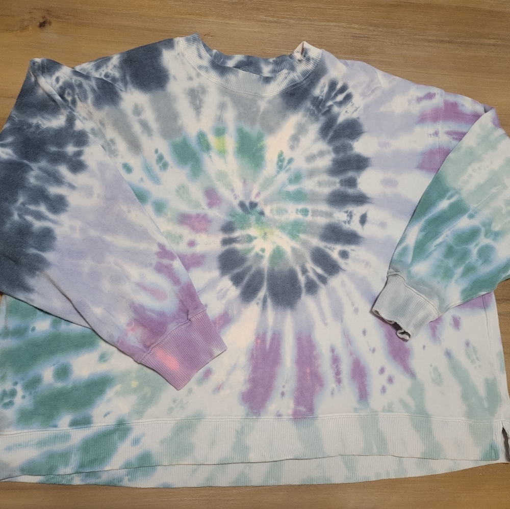 American Eagle Sweatshirt Size medium tye die